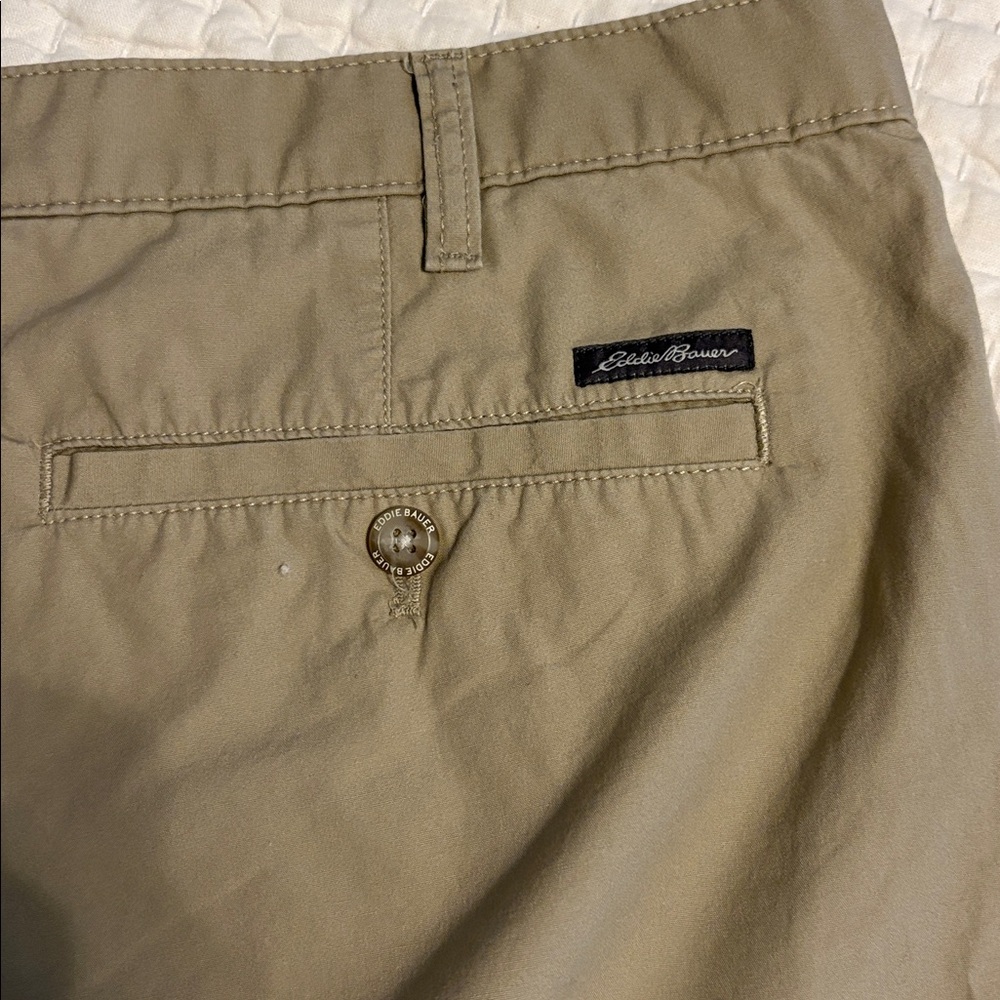 Eddie Bauer Men's Khaki Flat Front Shorts - Picture 6 of 10
